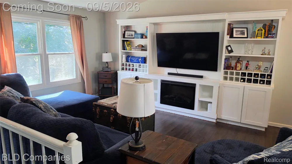 1095 Seabury Drive Orion Charter Township, MI 48362