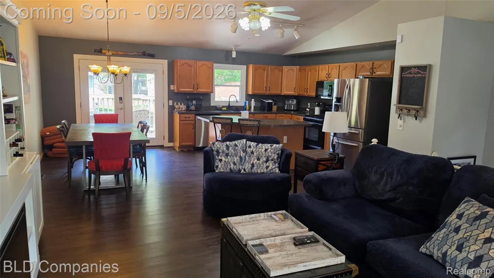 1095 Seabury Drive Orion Charter Township, MI 48362