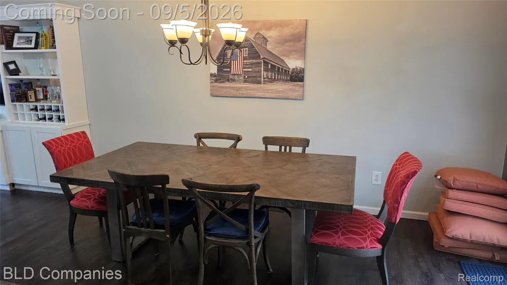 1095 Seabury Drive Orion Charter Township, MI 48362