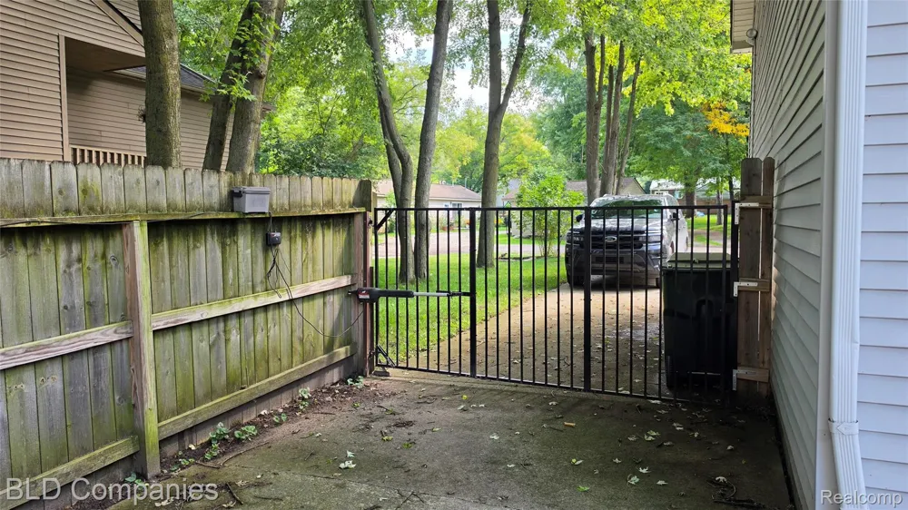 1095 Seabury Drive Orion Charter Township, MI 48362