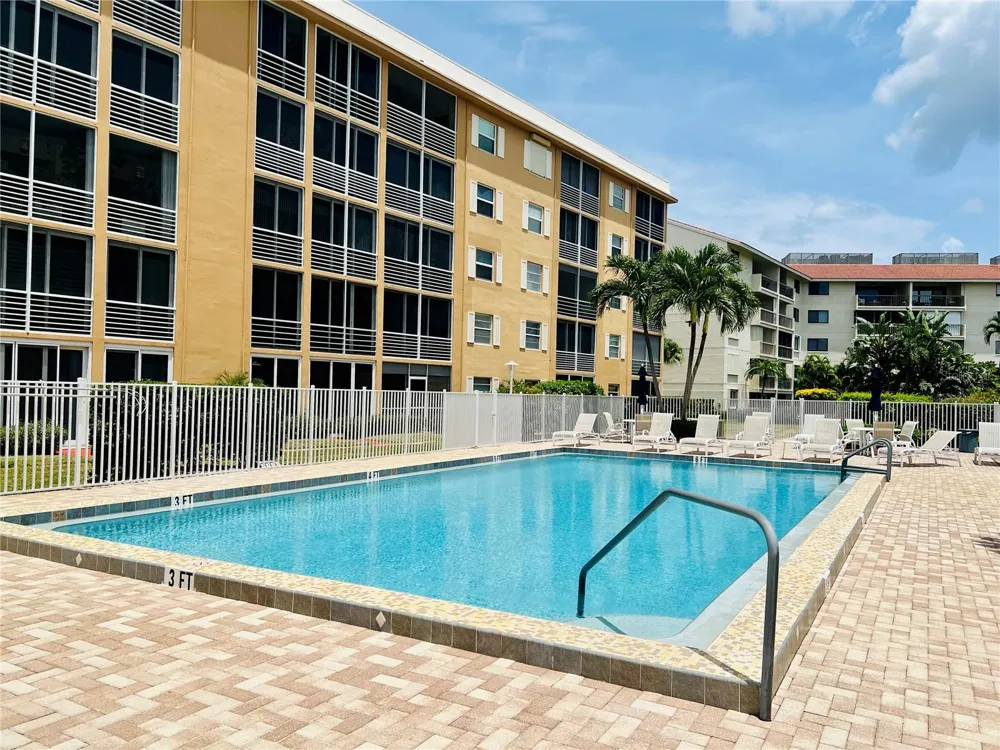 304 GOLFVIEW ROAD #PH North Palm Beach, FL 33408