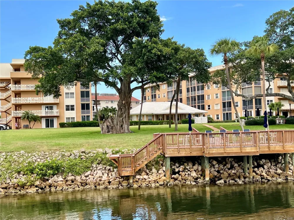 304 GOLFVIEW ROAD #PH North Palm Beach, FL 33408