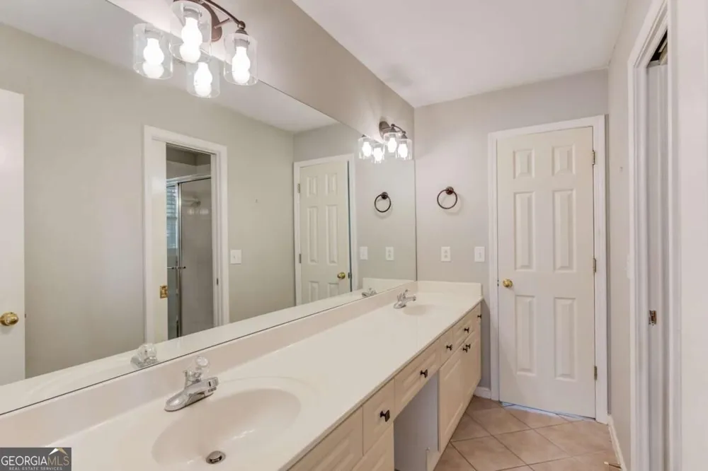 1920 Woods River LN Duluth, GA 30097