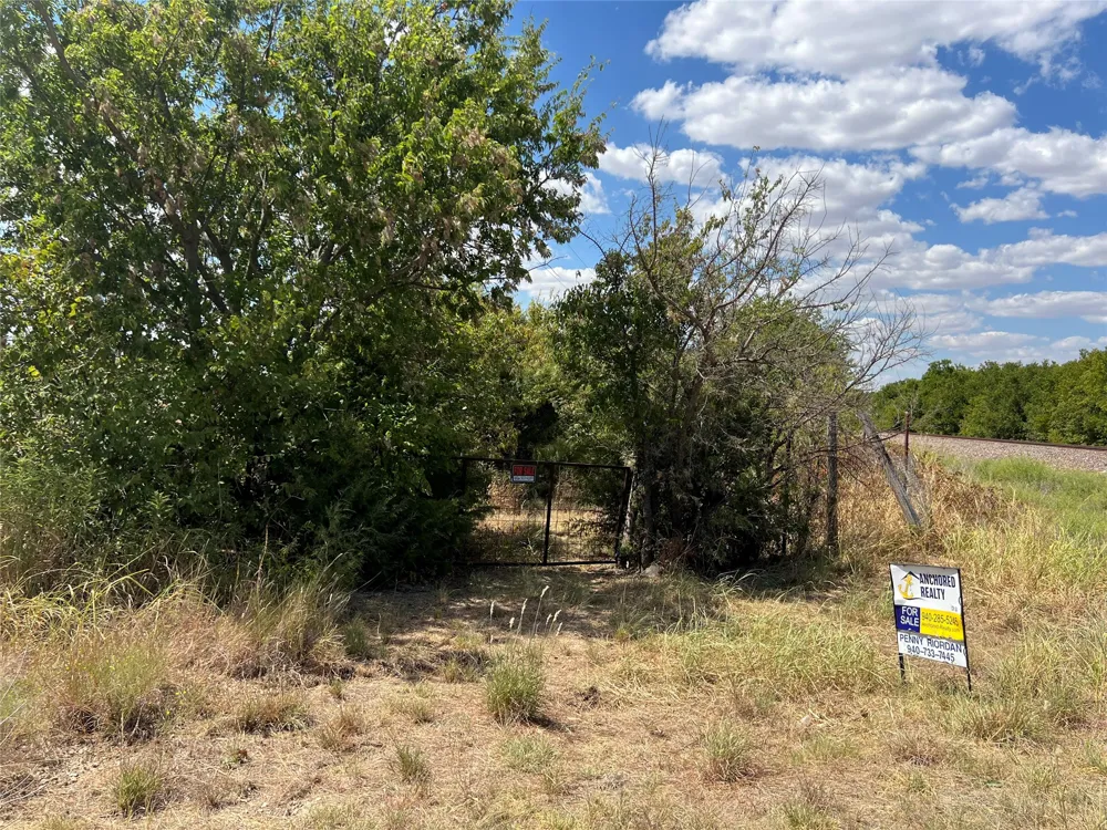 383 Pierce Road Henrietta, TX 76365