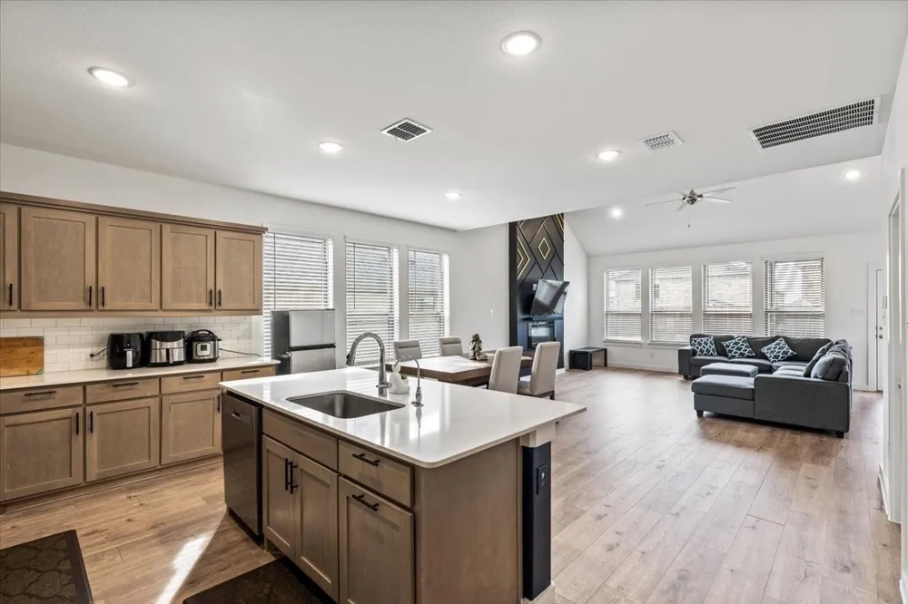 4920 Pebblewood Drive Princeton, TX 75071