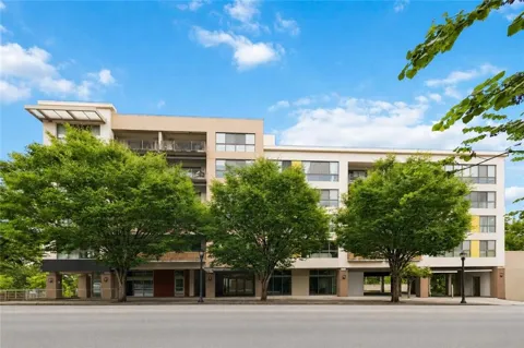 563 Memorial Drive #302