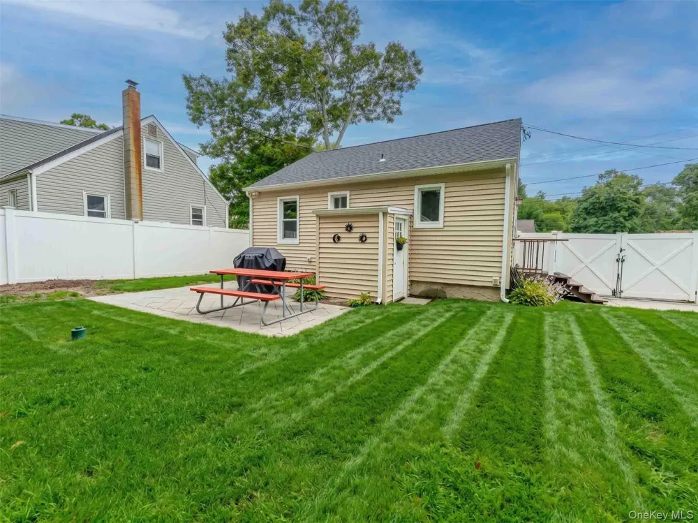 41 W 6th Street Patchogue, NY 11772