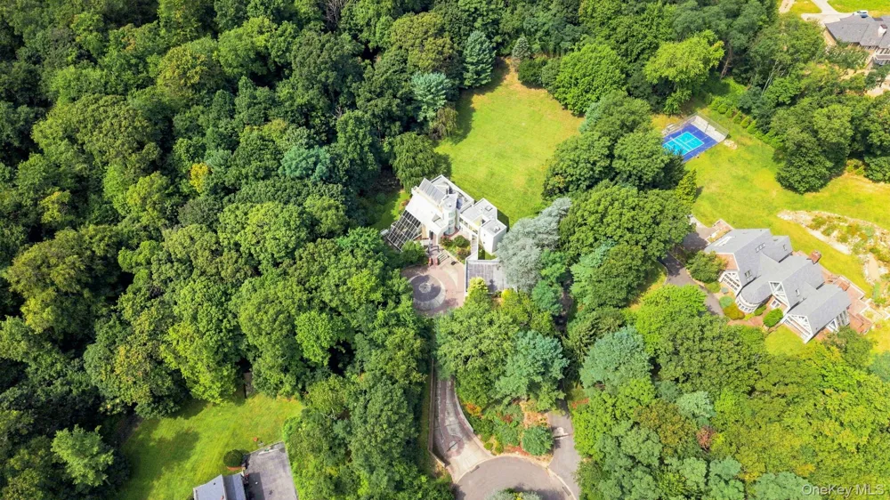 7 Mac Lean Drive Brookville, NY 11545