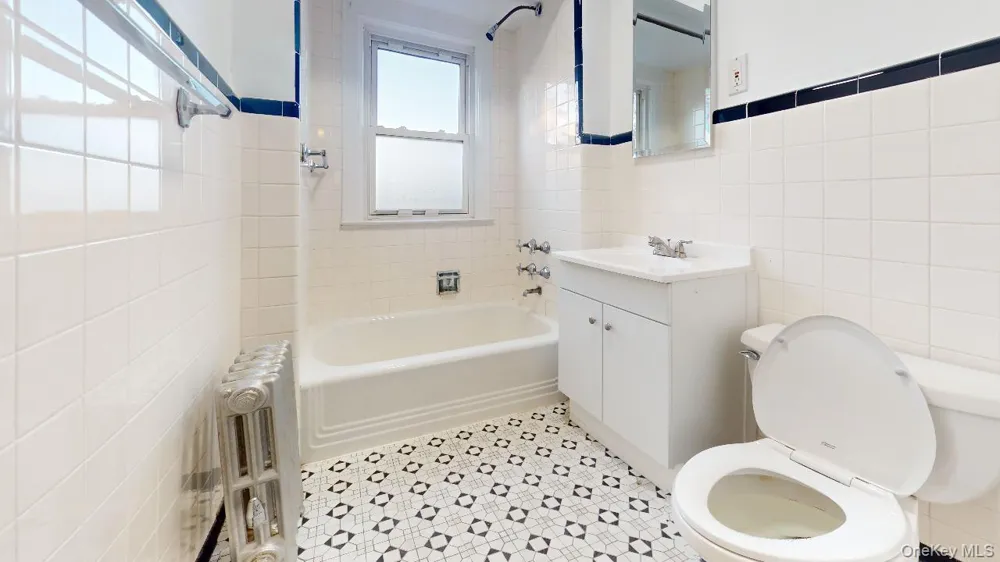 96-29 72nd Road #2 Forest Hills, NY 11375