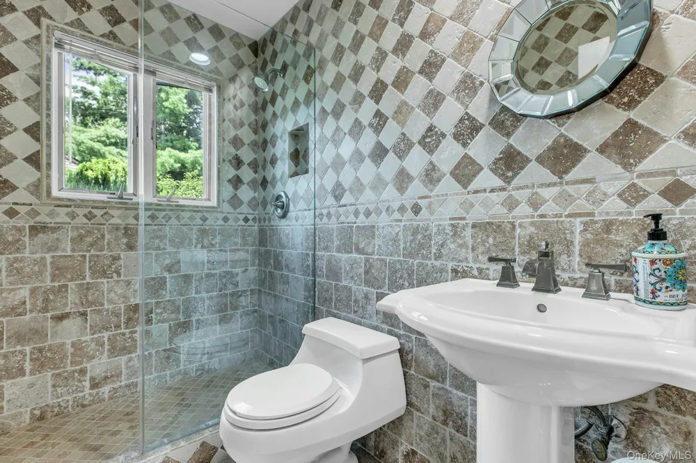 4 Laurelwood Court Dix Hills, NY 11746