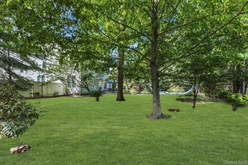4 Laurelwood Court Dix Hills, NY 11746