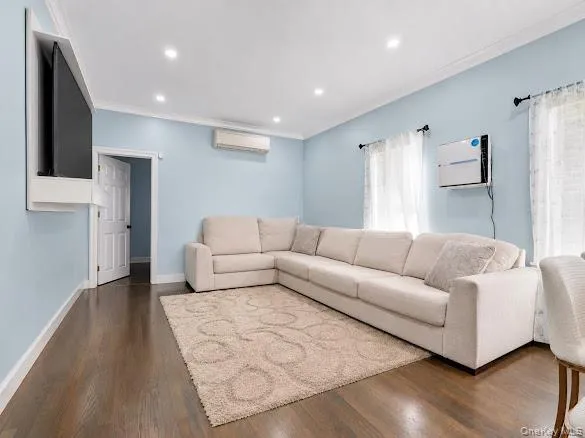 10156 107th Street Ozone Park, NY 11416