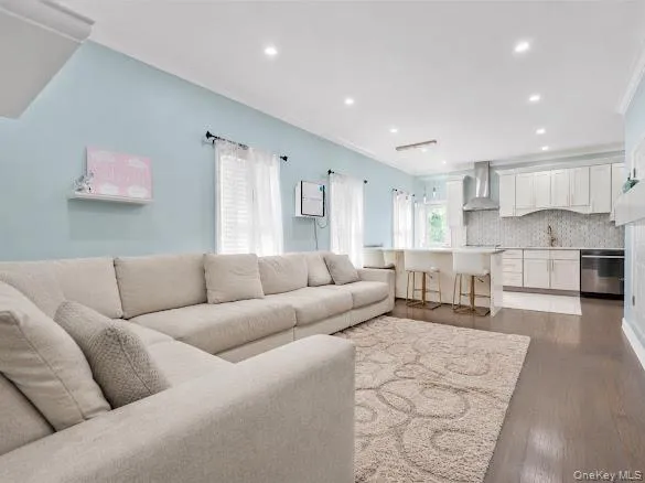 10156 107th Street Ozone Park, NY 11416
