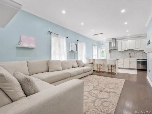 10156 107th Street Ozone Park, NY 11416