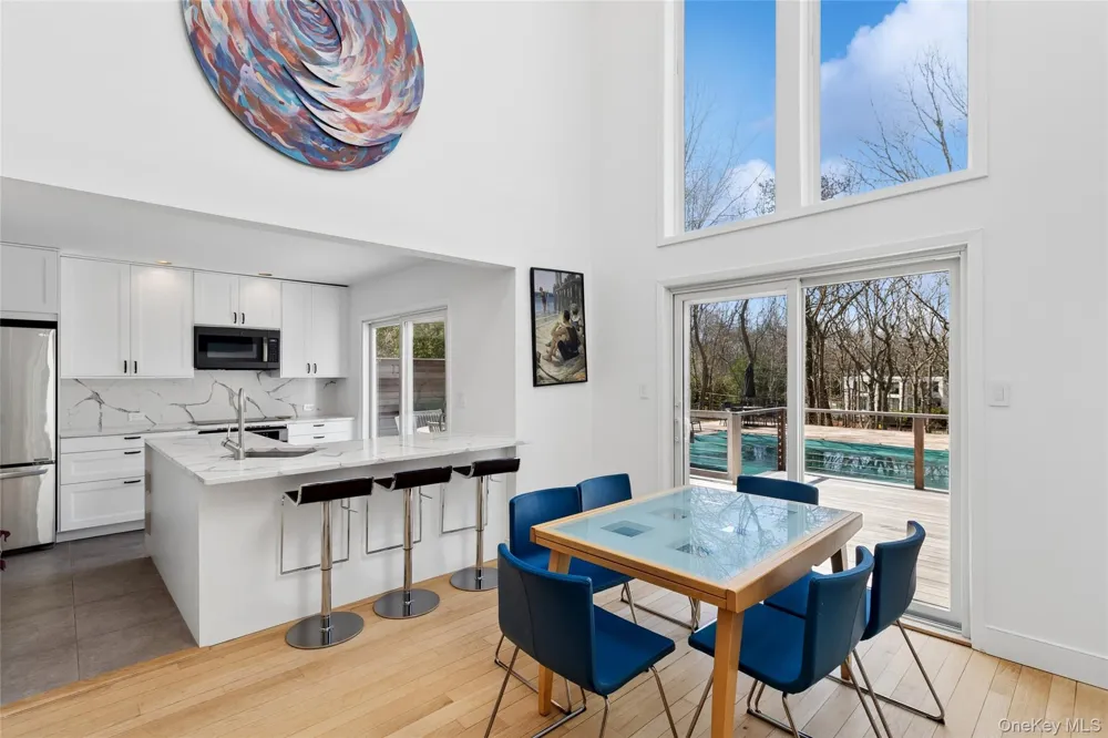 44 Diane Drive East Hampton, NY 11937