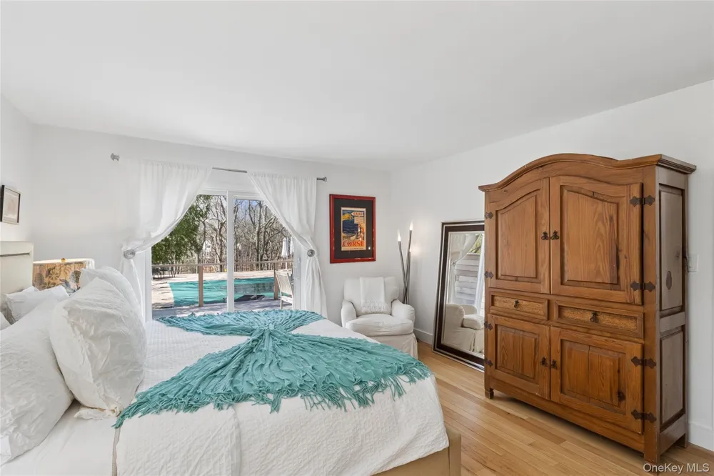 44 Diane Drive East Hampton, NY 11937