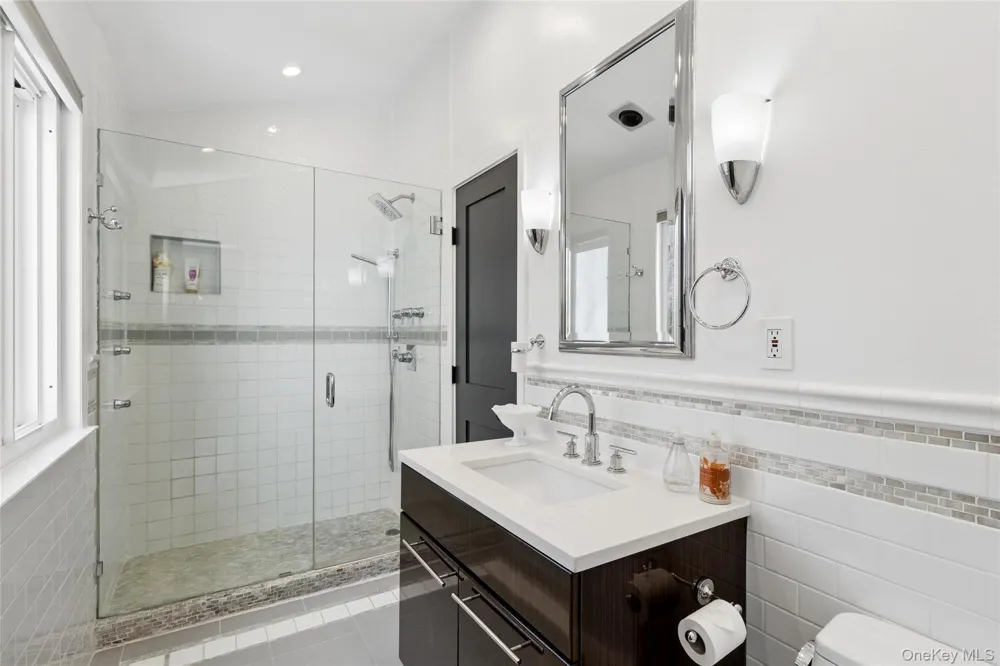 44 Diane Drive East Hampton, NY 11937