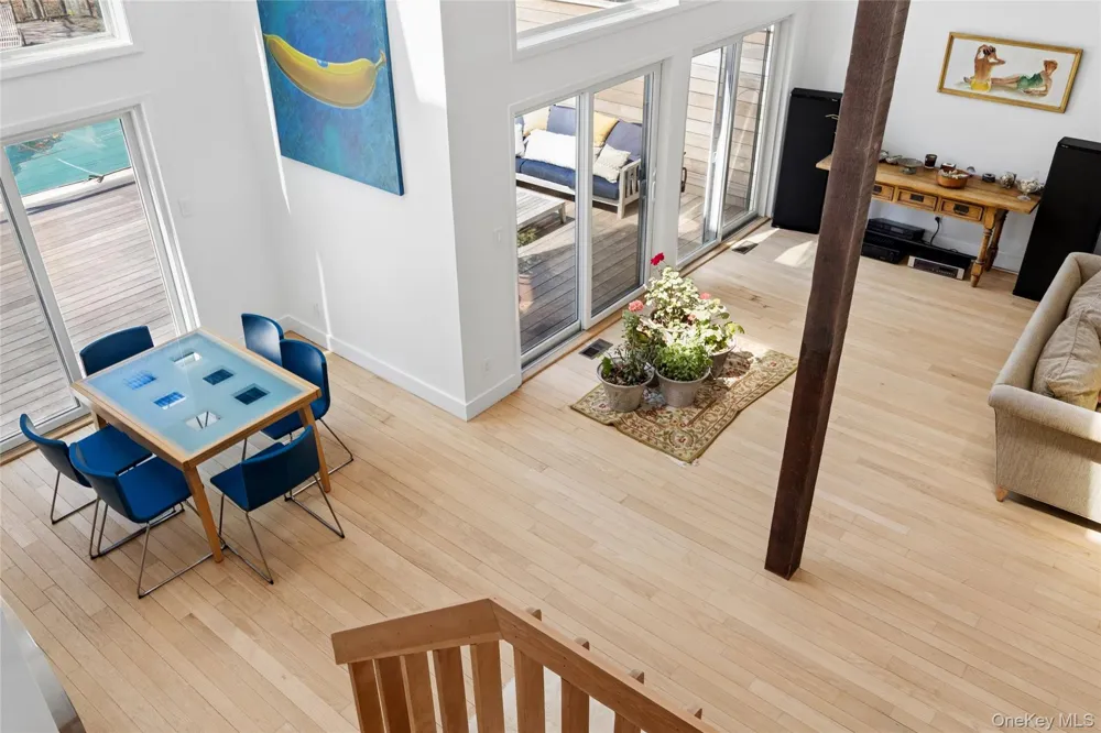 44 Diane Drive East Hampton, NY 11937