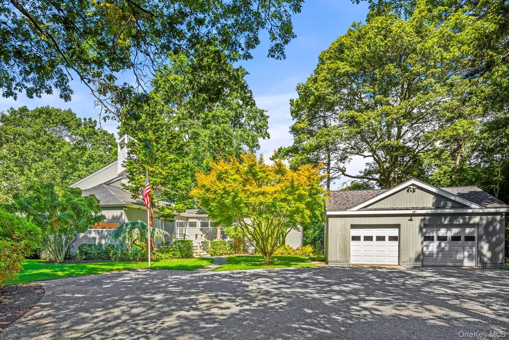 1 Acorn Path Quogue, NY 11959