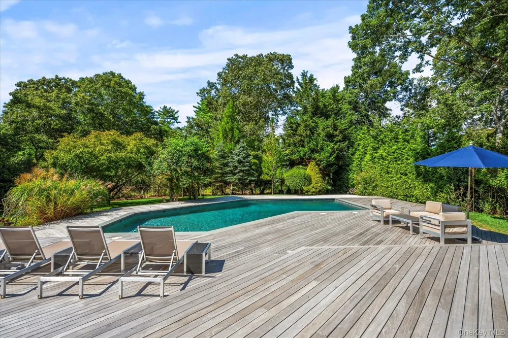 1 Acorn Path Quogue, NY 11959