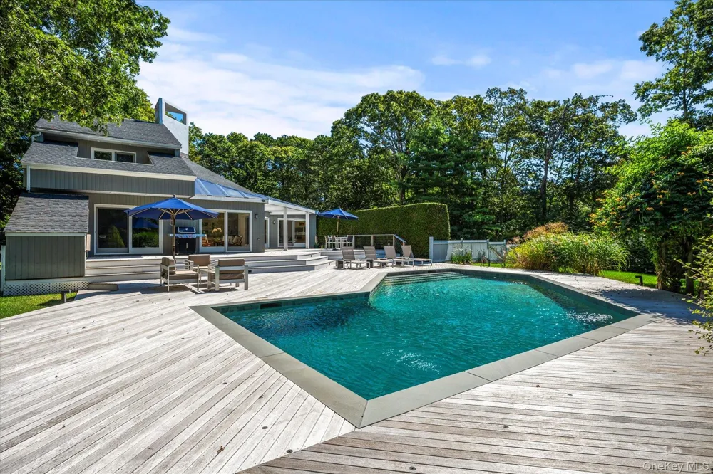 1 Acorn Path Quogue, NY 11959