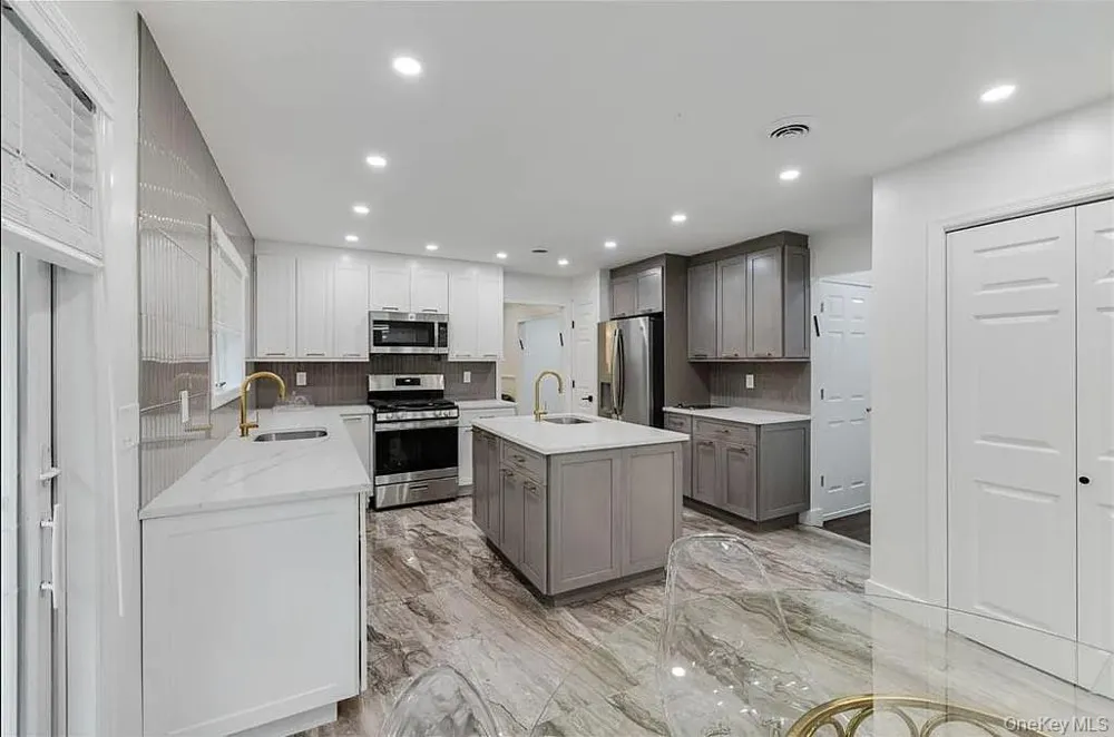 169 S Pascack Road Nanuet, NY 10954