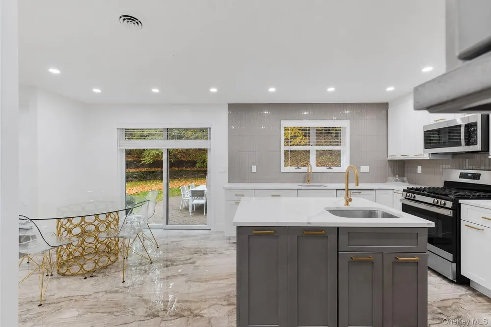 169 S Pascack Road Nanuet, NY 10954