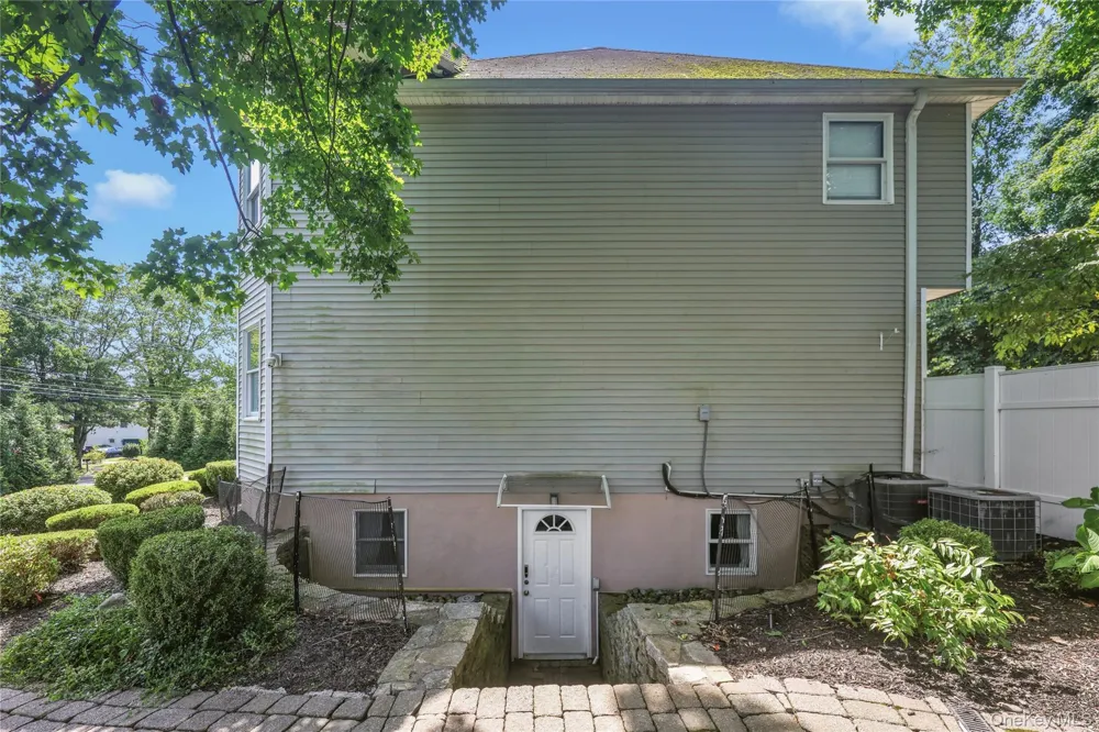 169 S Pascack Road Nanuet, NY 10954