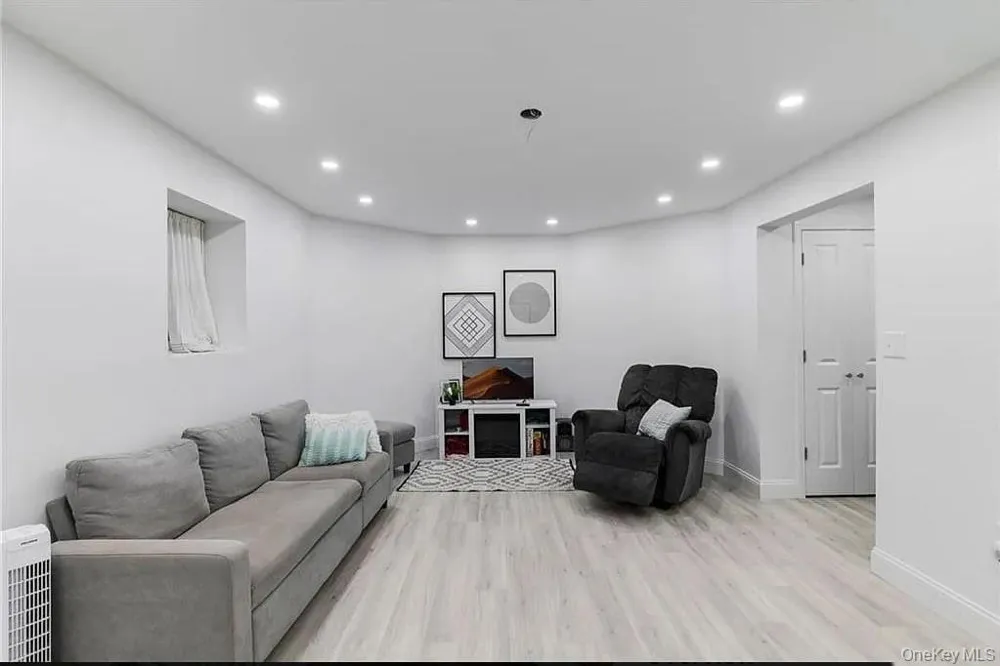 169 S Pascack Road Nanuet, NY 10954