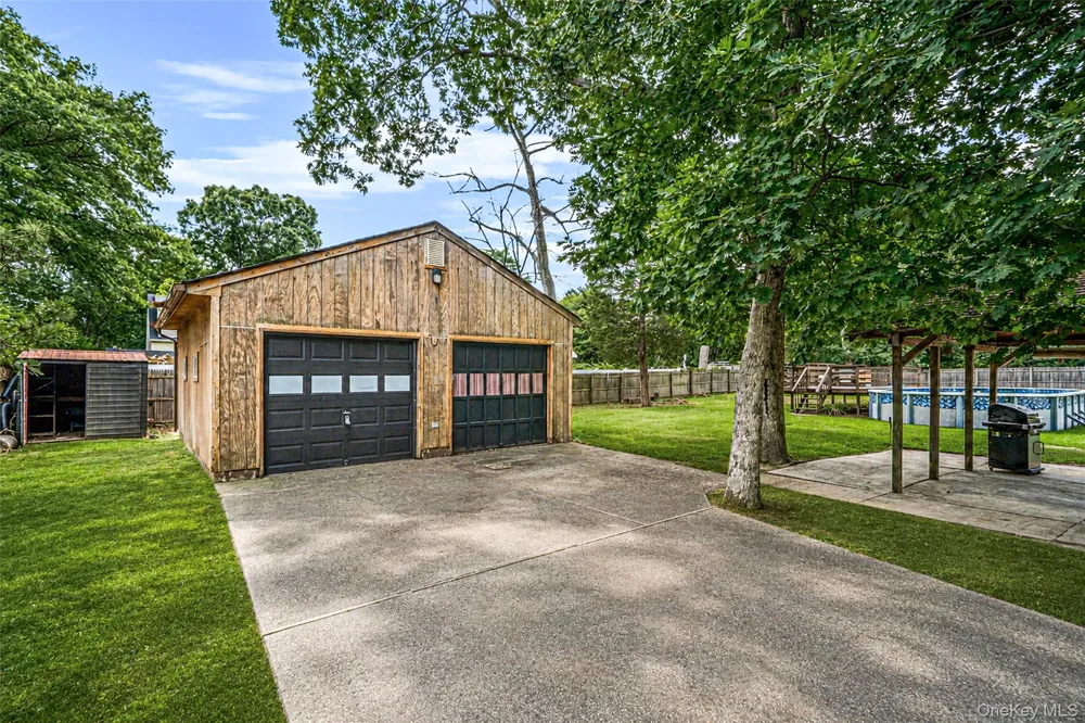 68 Oakdale Avenue Selden, NY 11784