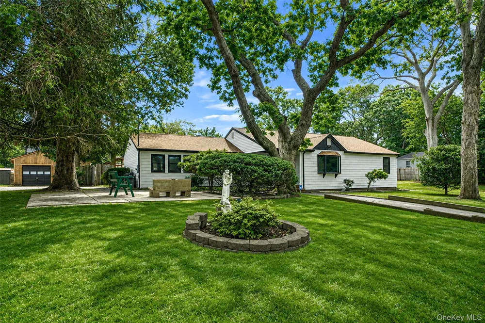 68 Oakdale Avenue Selden, NY 11784