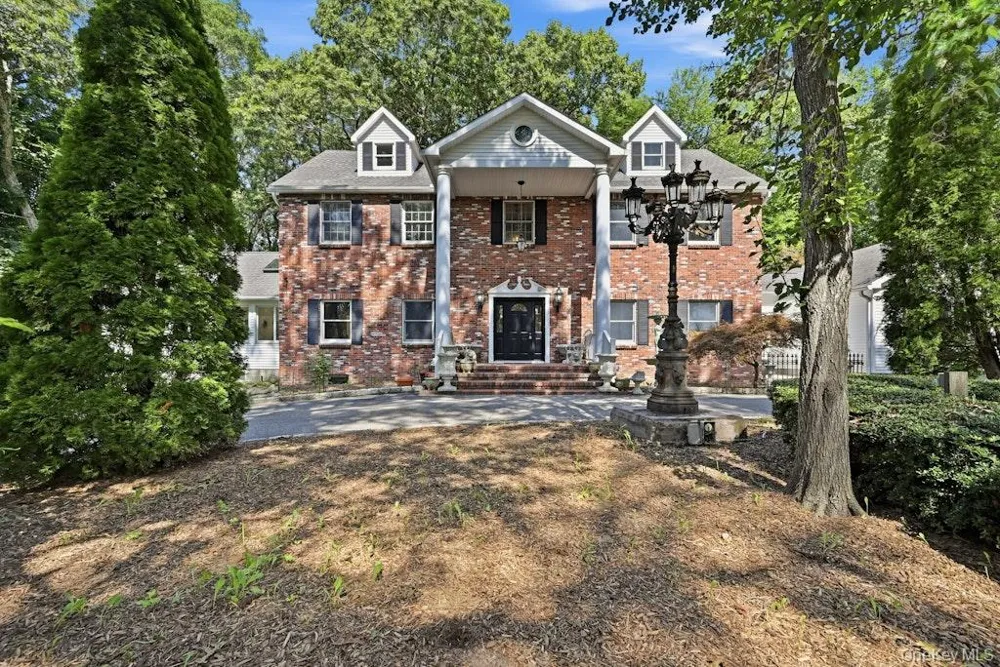 48 Private Road Calverton, NY 11933