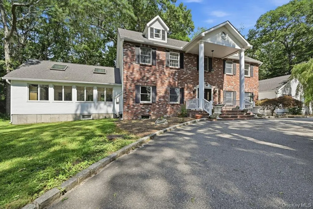 48 Private Road Calverton, NY 11933