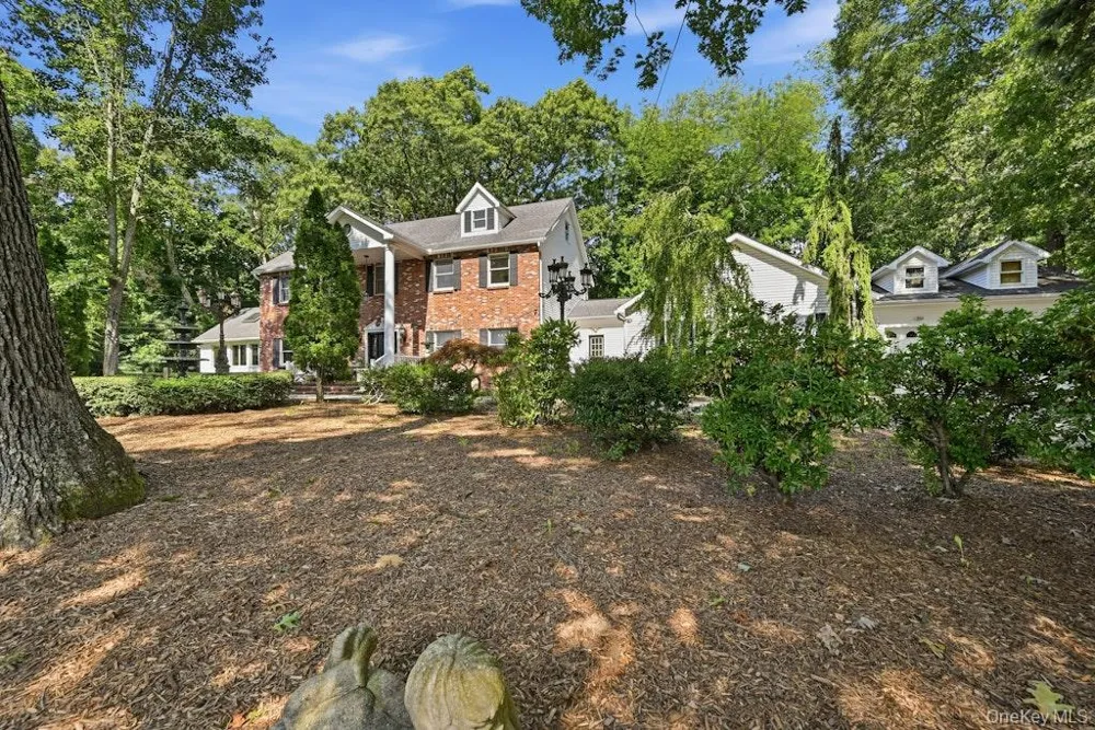 48 Private Road Calverton, NY 11933
