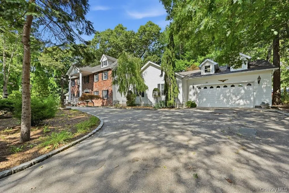 48 Private Road Calverton, NY 11933