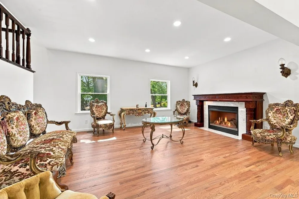 48 Private Road Calverton, NY 11933