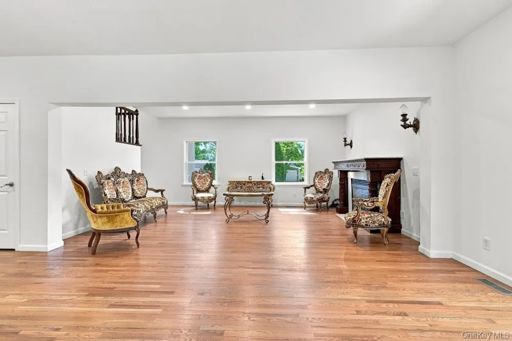 48 Private Road Calverton, NY 11933