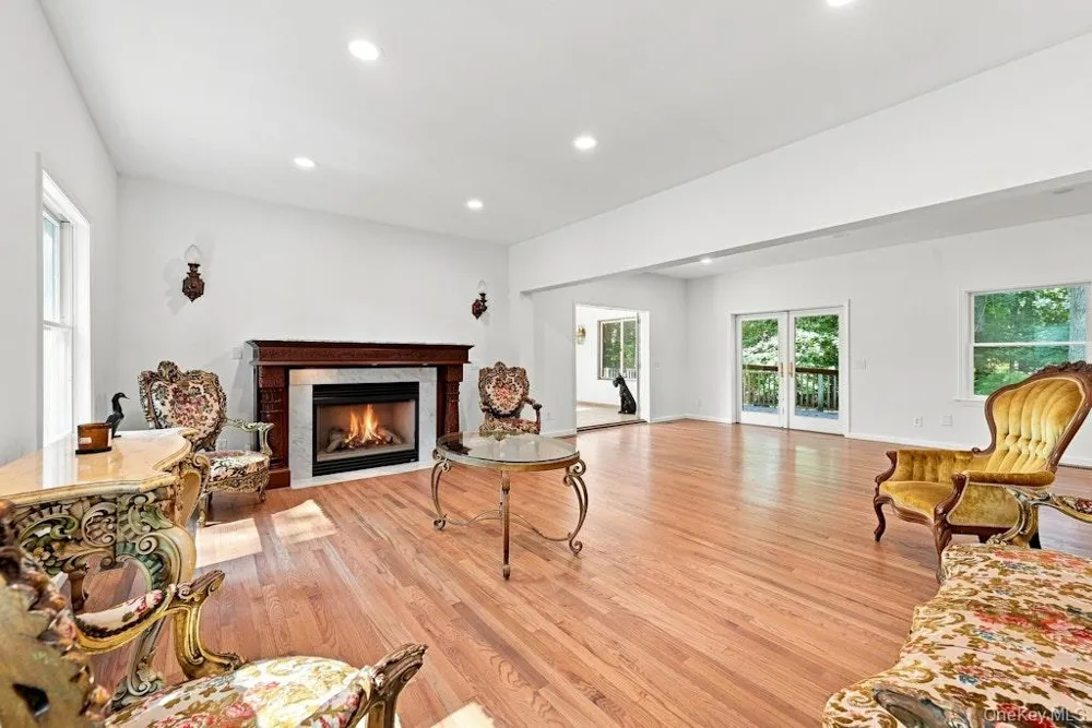 48 Private Road Calverton, NY 11933