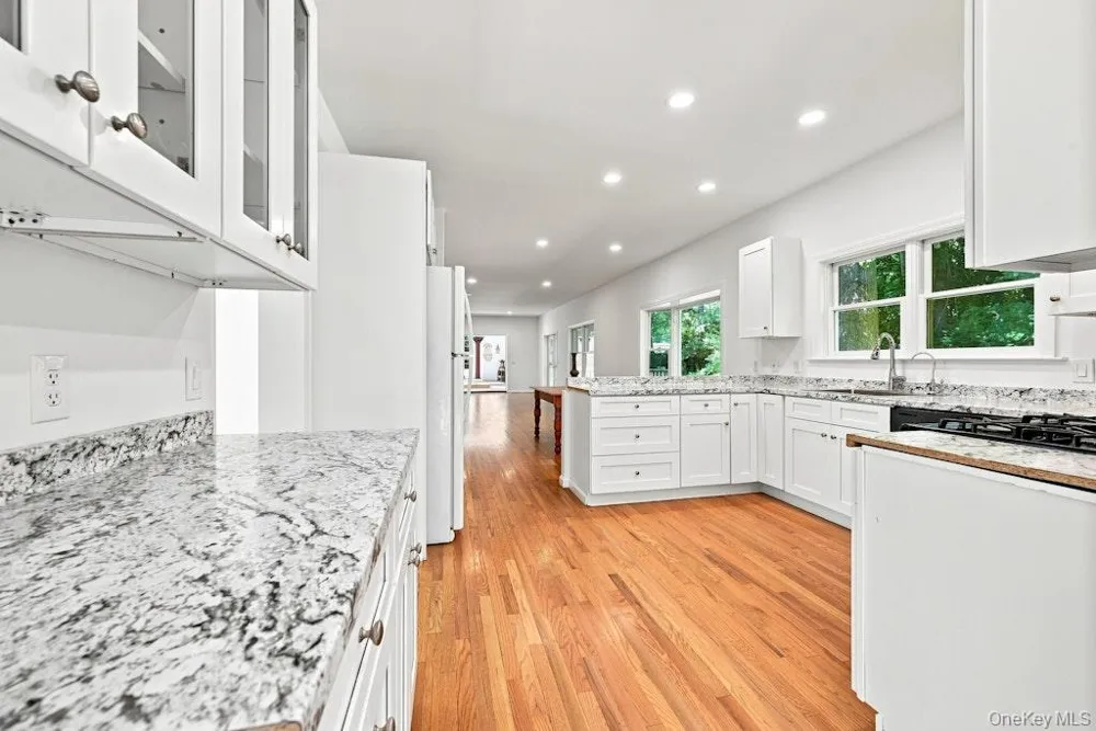 48 Private Road Calverton, NY 11933