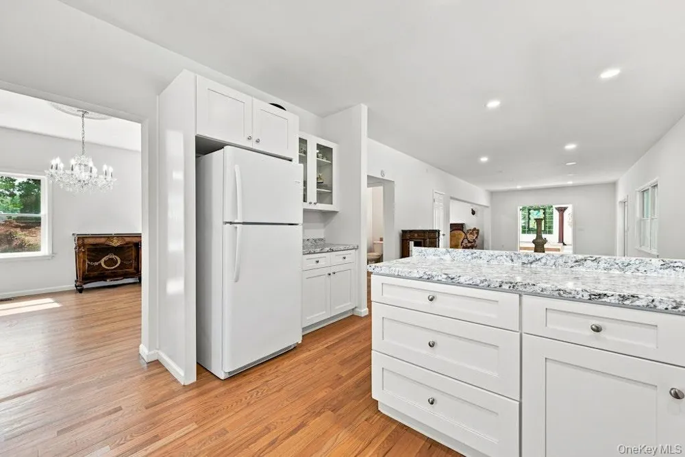 48 Private Road Calverton, NY 11933