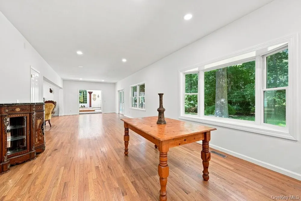 48 Private Road Calverton, NY 11933