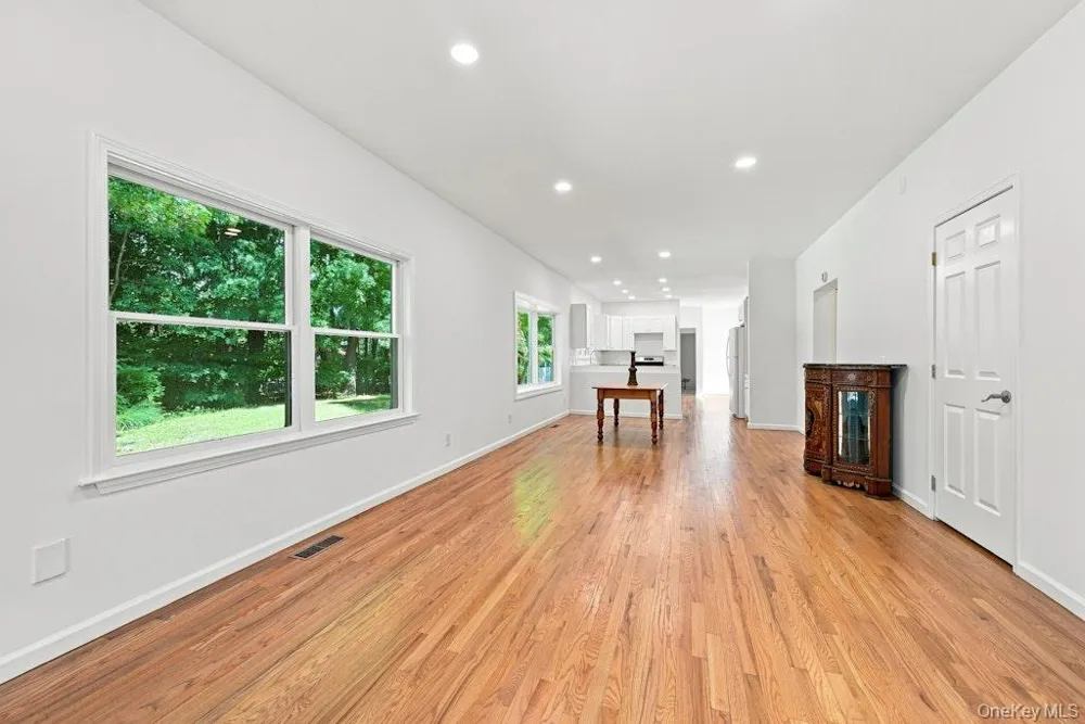 48 Private Road Calverton, NY 11933