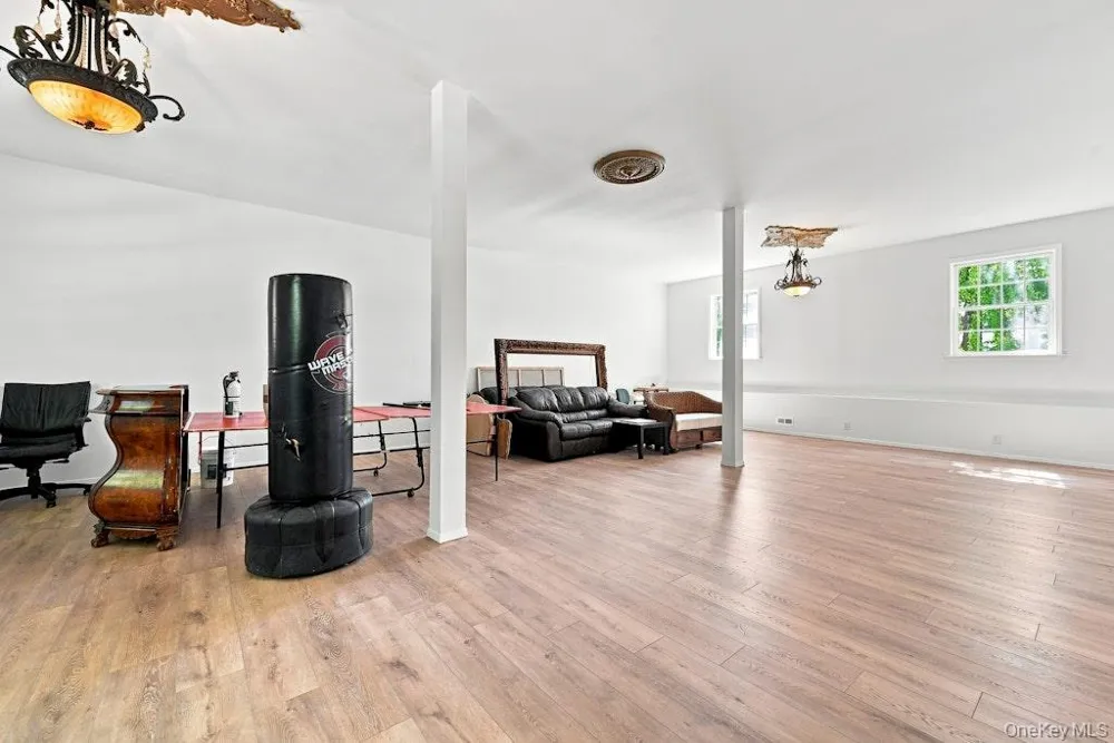 48 Private Road Calverton, NY 11933