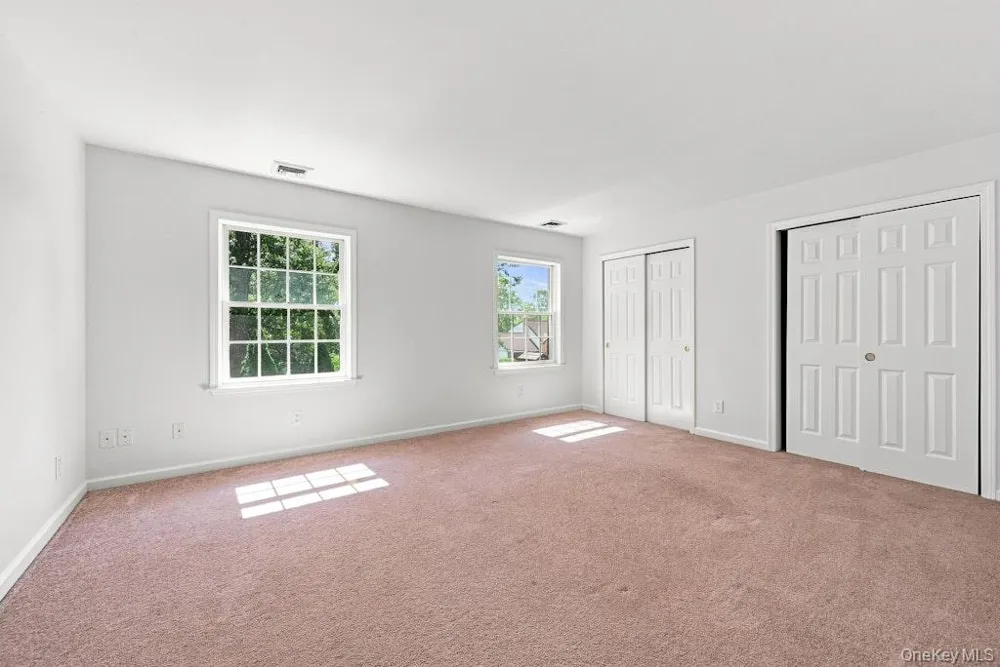 48 Private Road Calverton, NY 11933