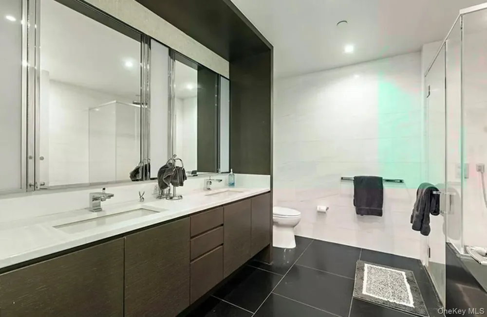 50 Riverside Boulevard #15M New York (Manhattan), NY 10069