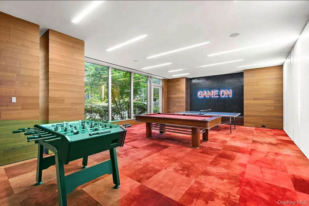 50 Riverside Boulevard #15M New York (Manhattan), NY 10069