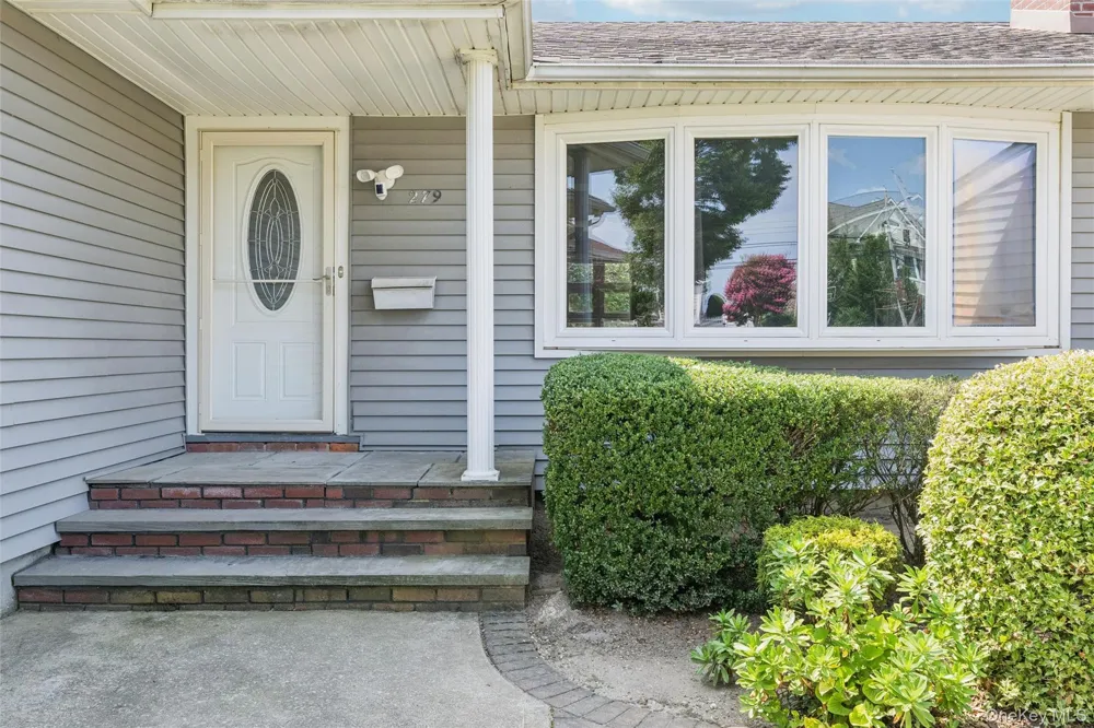 279 E Shore Drive Massapequa, NY 11758
