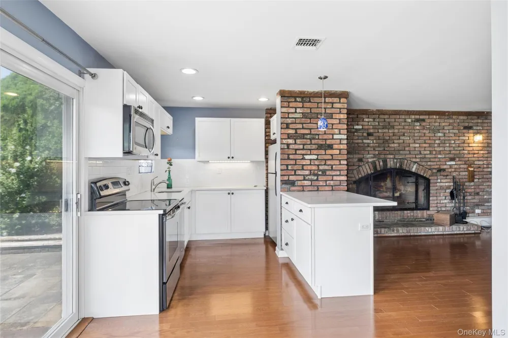 279 E Shore Drive Massapequa, NY 11758