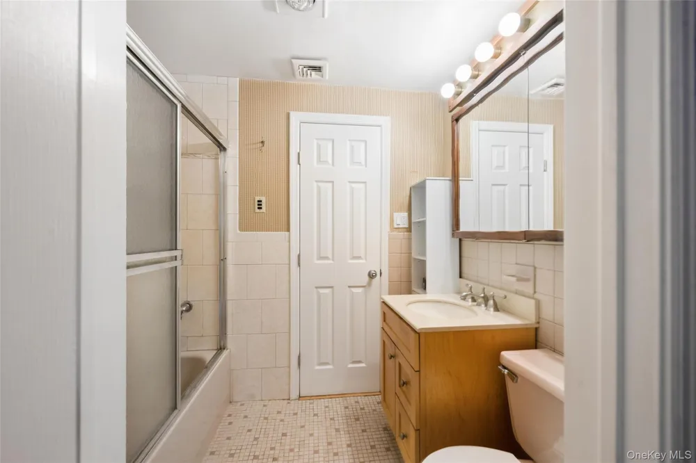 279 E Shore Drive Massapequa, NY 11758