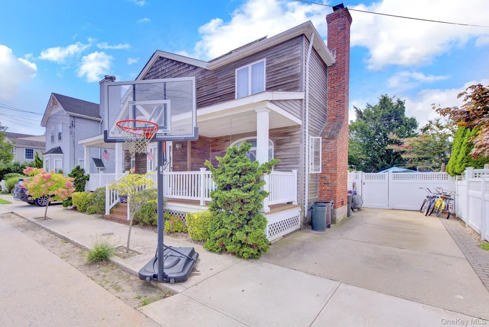 63 Cedarhurst Avenue Point Lookout, NY 11569
